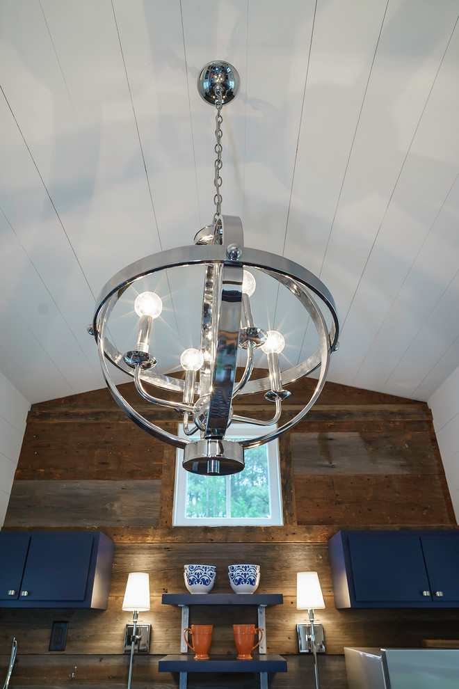 Kitchen - transitional kitchen idea in Atlanta
