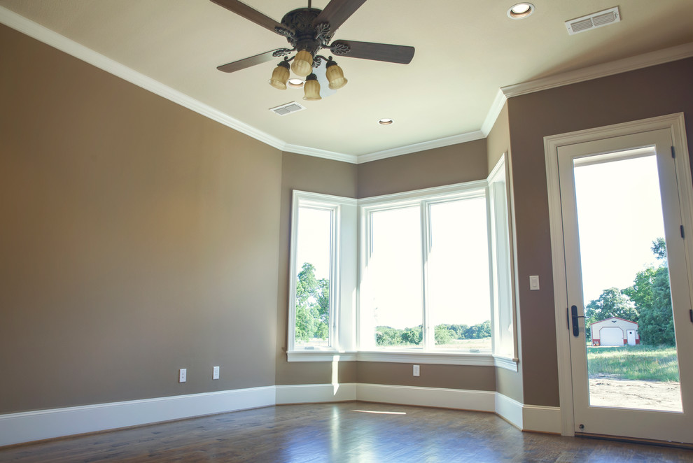 Inspiration for a transitional home design remodel in Dallas