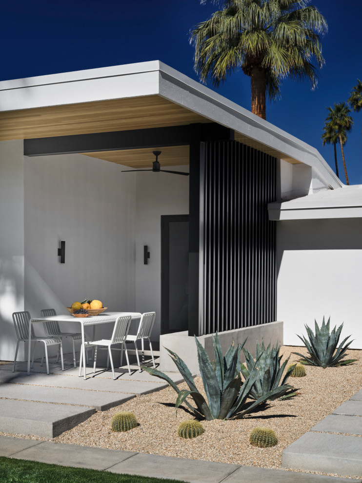 Свежая идея для дизайна: дом среднего размера в стиле ретро - отличное фото интерьера