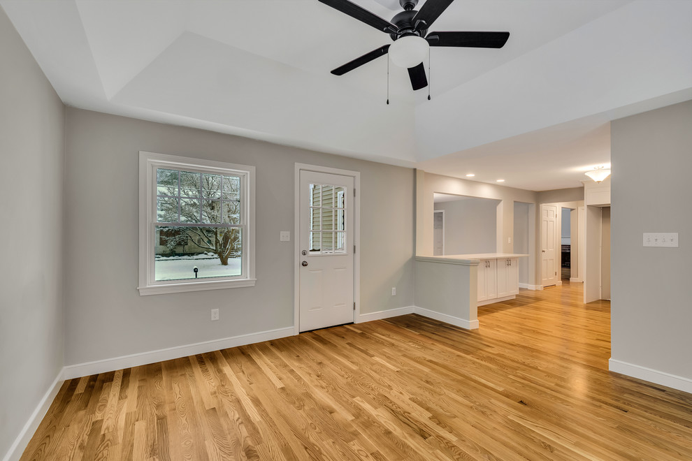 Transitional home design photo in Boston