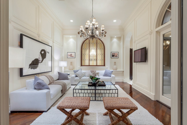 Chic Mediterranean Estate mediterran-wohnzimmer