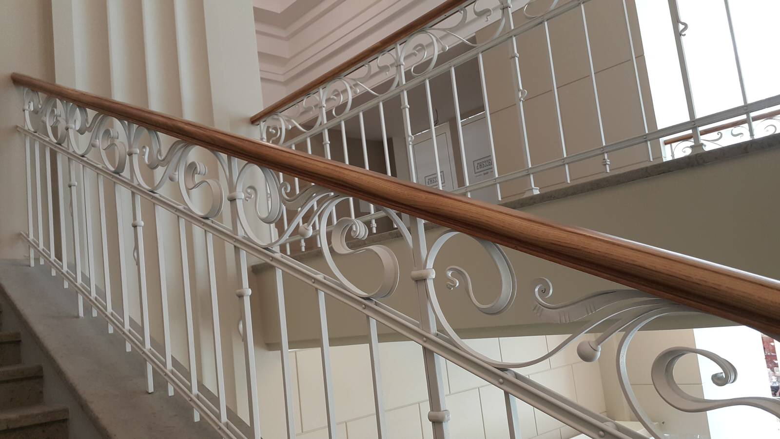 Лестницы из металла