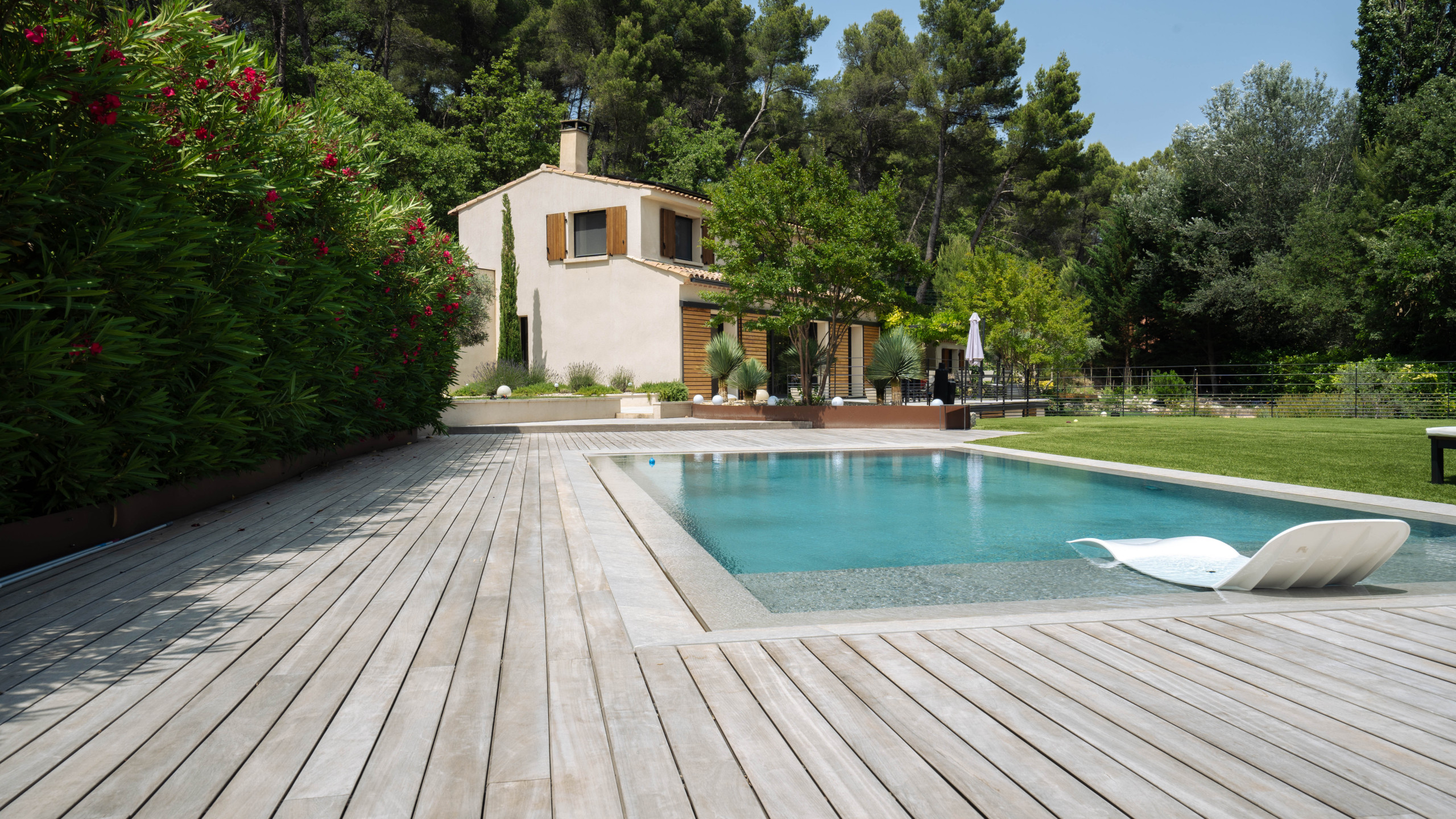 plage de bain piscine miroir