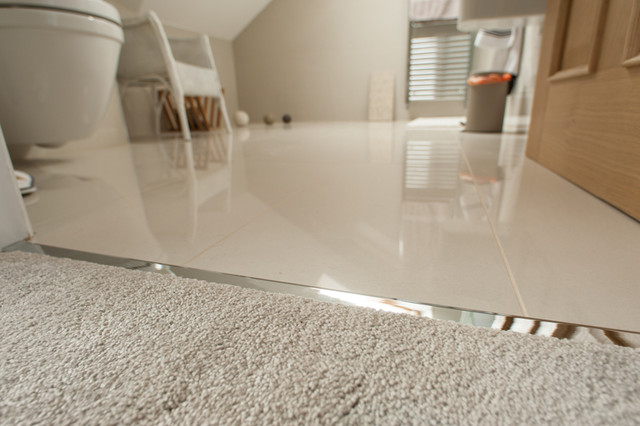 Strawberry Hill Home trendy-badevaerelse