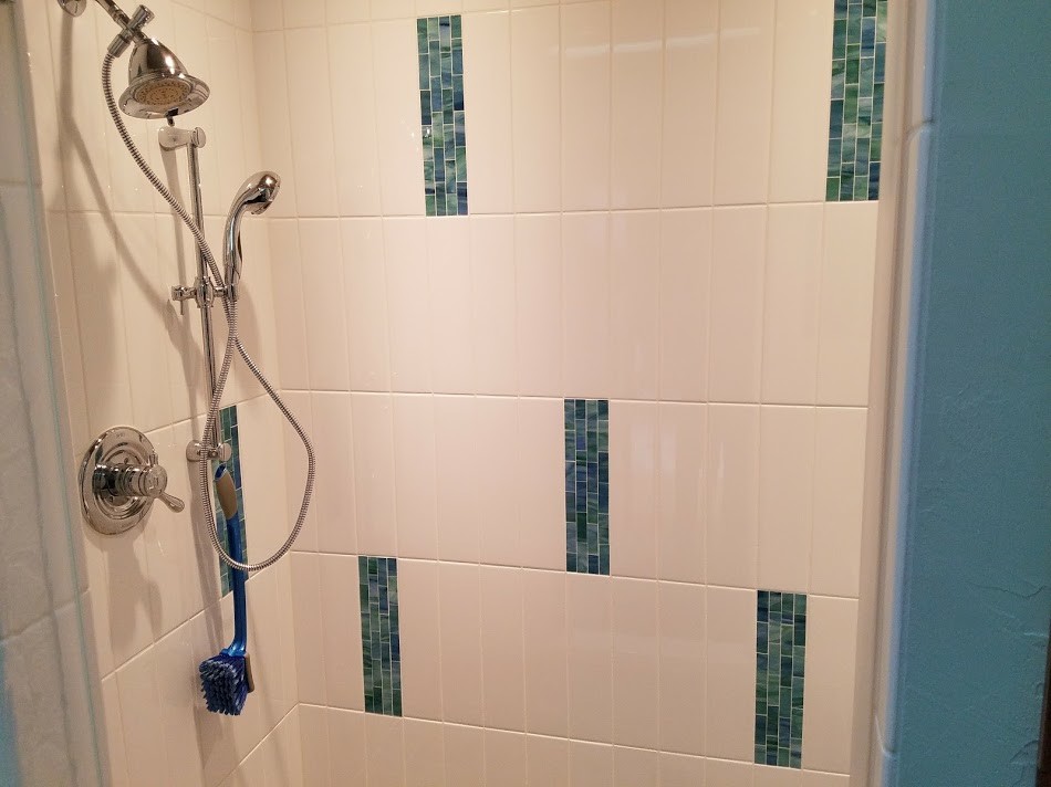 Bathroom - transitional bathroom idea in Milwaukee