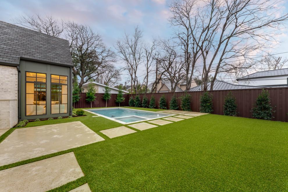 Example of a transitional pool design in Dallas