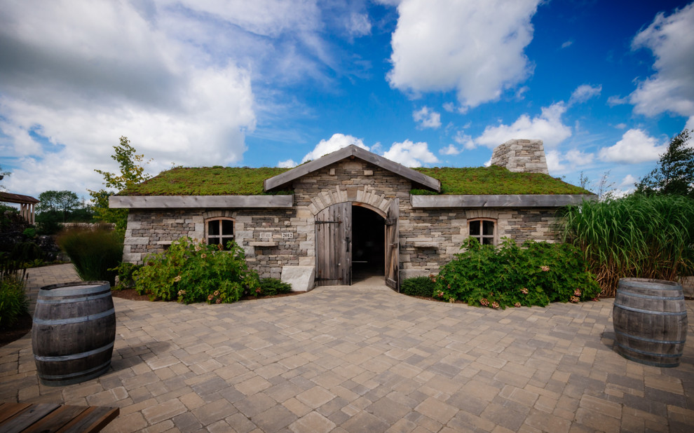 Example of a mountain style home design design in Toronto