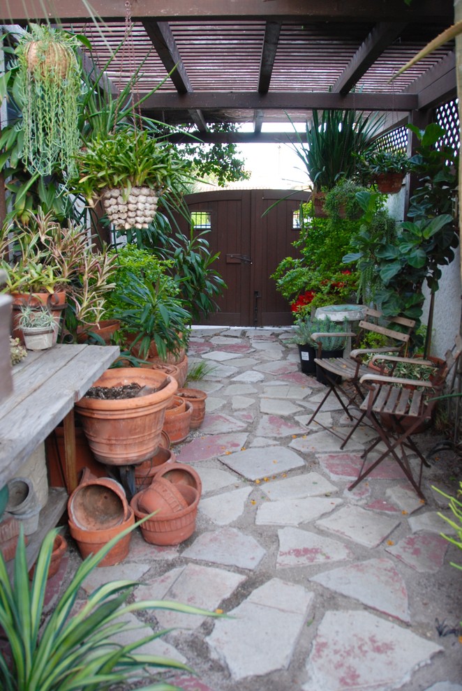 Inspiration for an eclectic patio in Los Angeles.