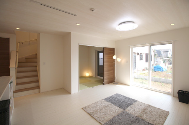 プロヴァンス風な外観の住まい moderne-salon