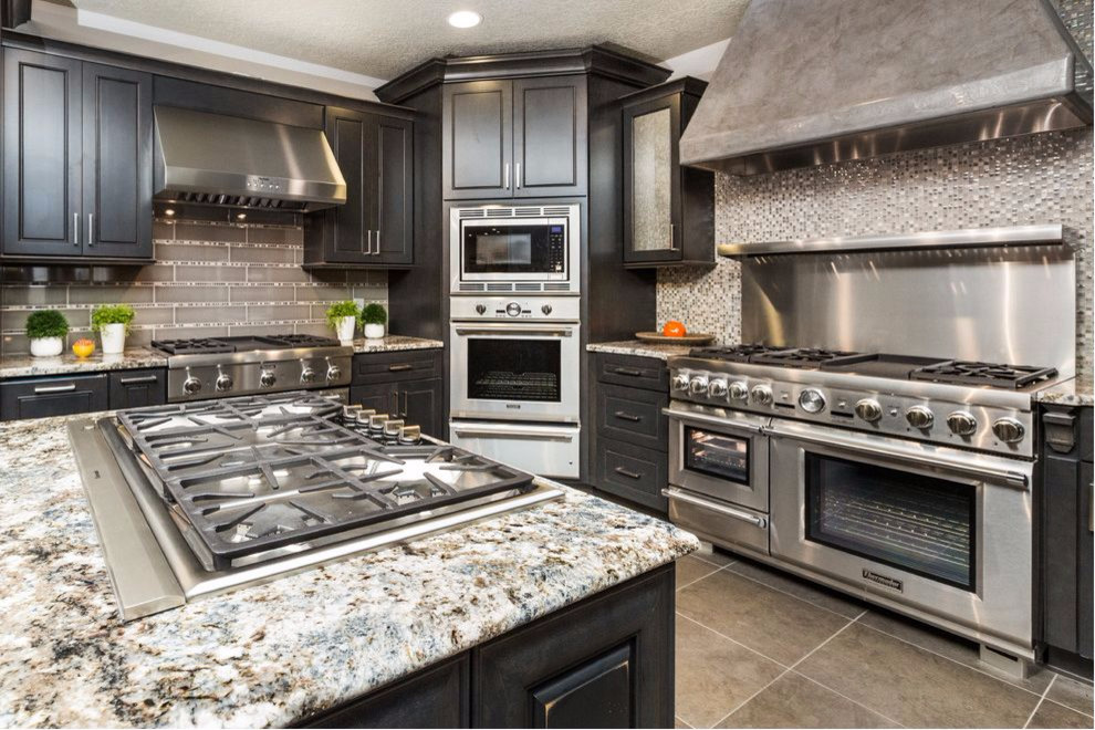 Transitional kitchen photo in DC Metro
