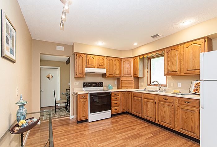 Example of a transitional kitchen design in Cedar Rapids