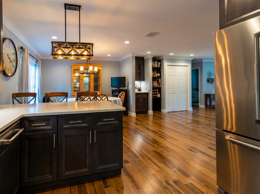 Kitchen Island Open to Dining and Living Areas