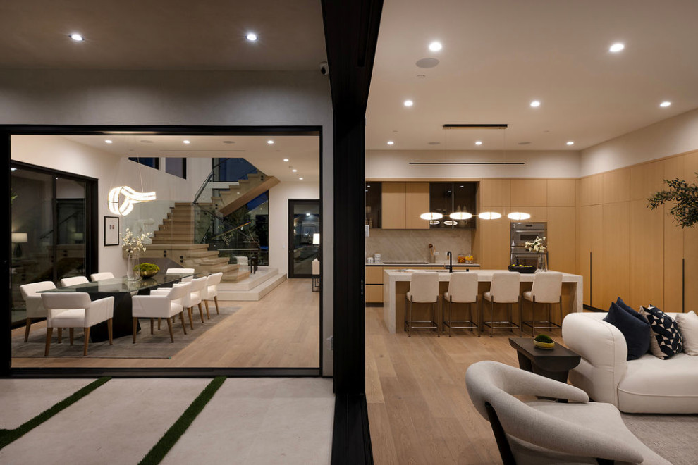 Minimalist home design photo in Los Angeles