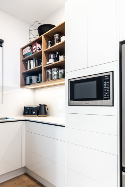 Seamount Quay - Noosa Waters contemporary-kitchen