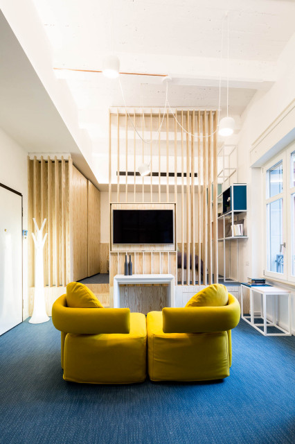 Casa Blue is back | 48 Mq contemporary-living-room