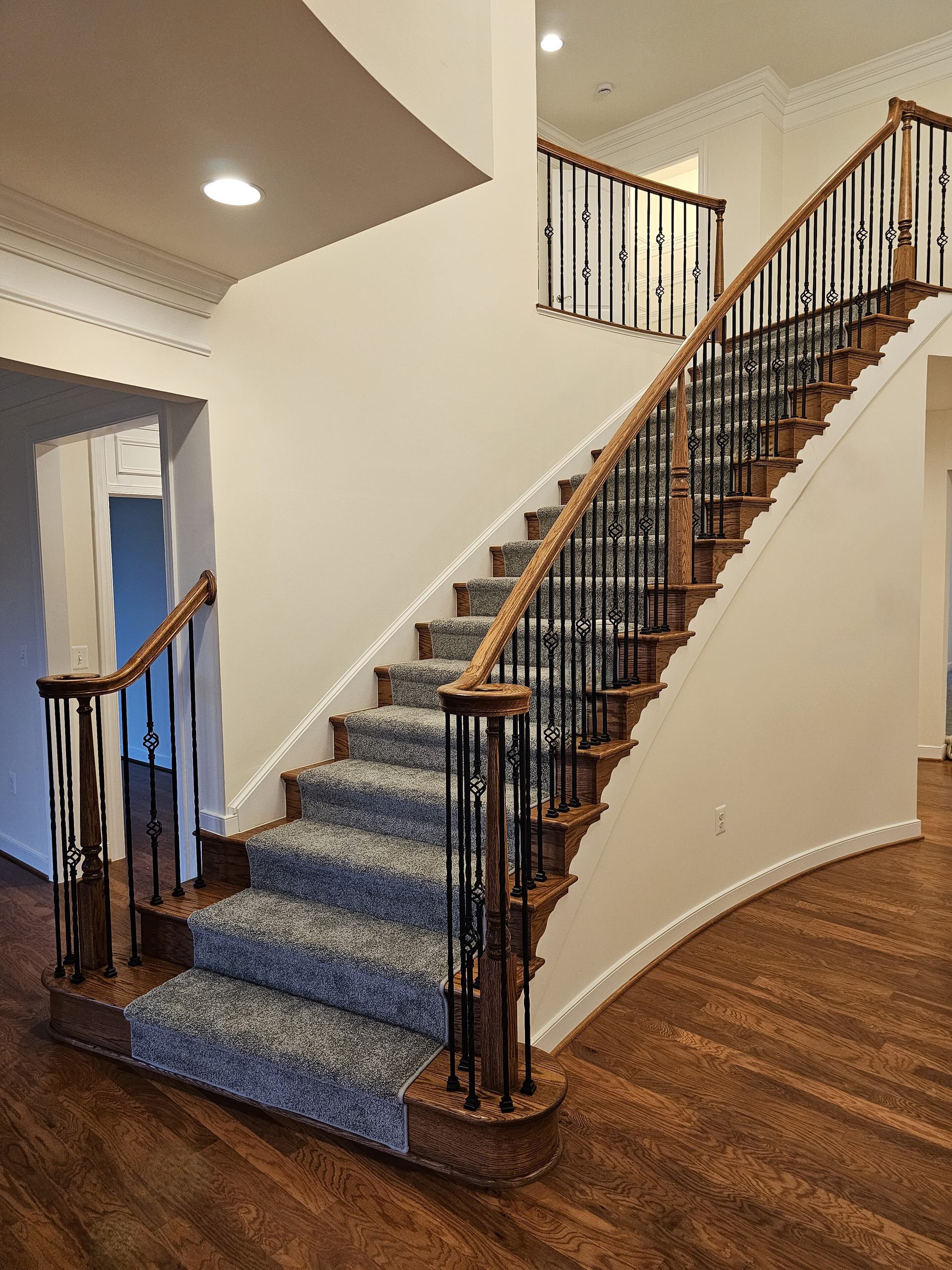 128_Grand Entryway Elliptical Staircase, Nokesville, VA 20181