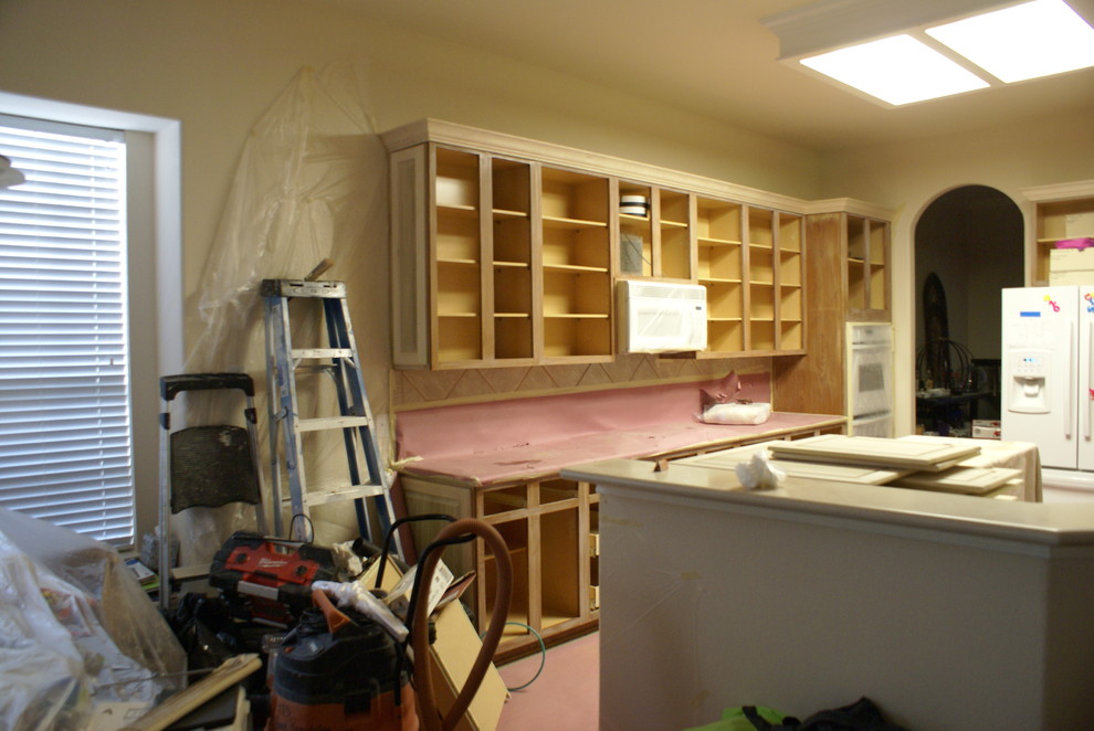 Home design - transitional home design idea in Austin