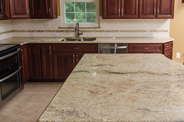 Golden Ivory Granite With Cherry Cabinets Traditional Kitchen