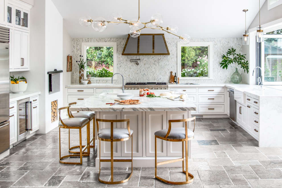 This is an example of a transitional kitchen in San Francisco.