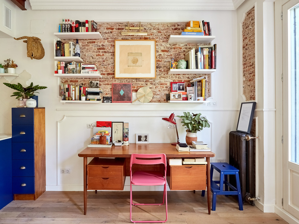 Eclectic home office in Madrid.