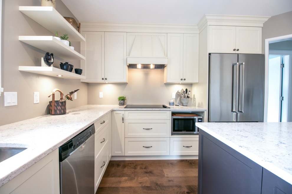 Kitchen - transitional kitchen idea