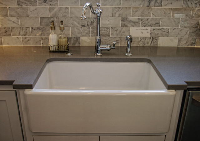VA Highlands Renovation modern-badezimmer