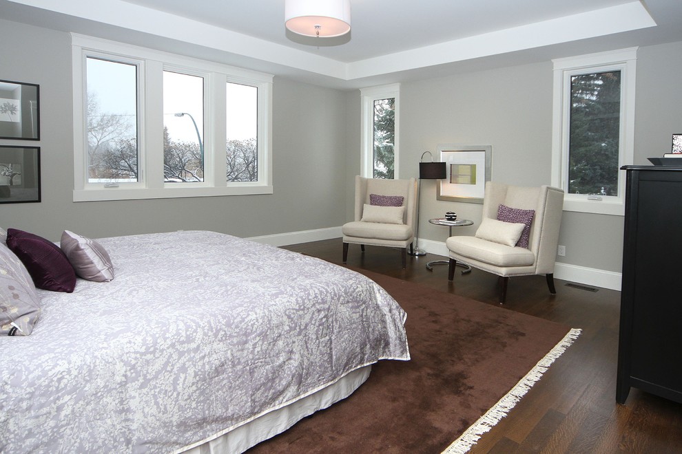 Bedroom - transitional bedroom idea in Calgary