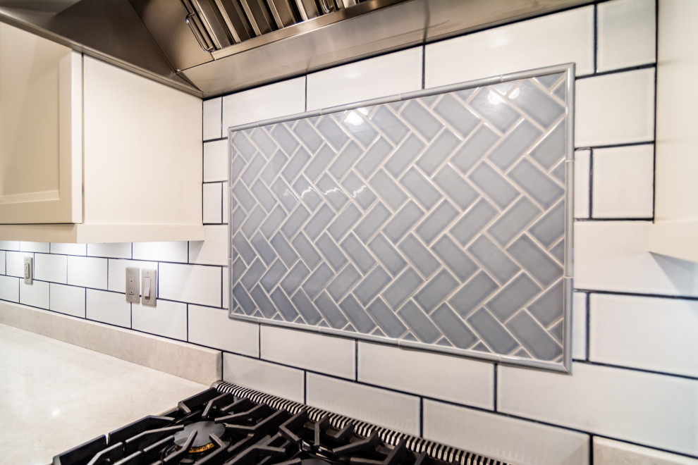 Kitchen - transitional kitchen idea