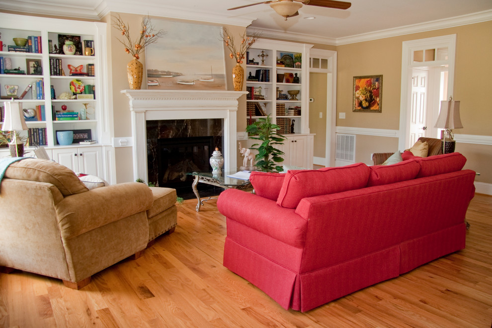 Photo of a traditional family room in Raleigh.