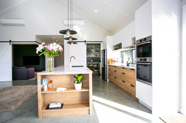 Barn Style Home country-kitchen