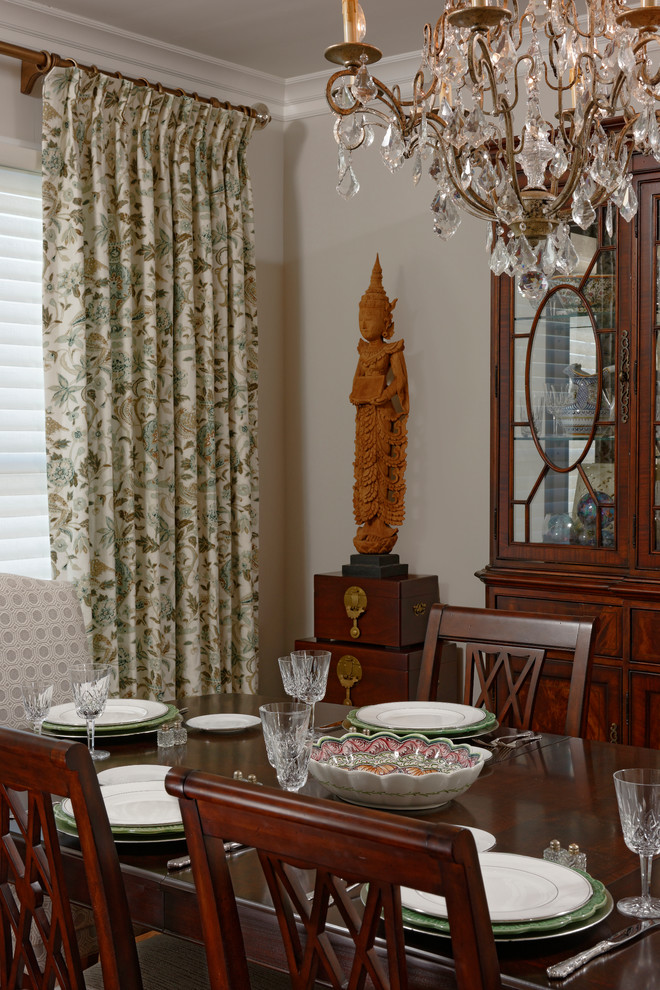 Dining room - transitional dining room idea in DC Metro