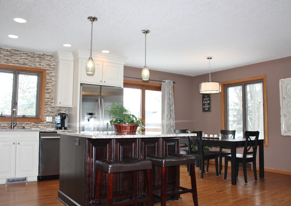 Transitional kitchen photo in Minneapolis