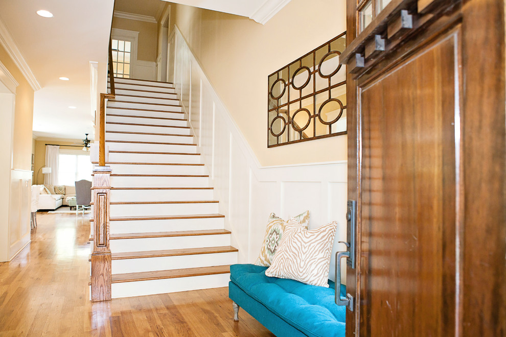 Design ideas for a traditional entryway in Charlotte.