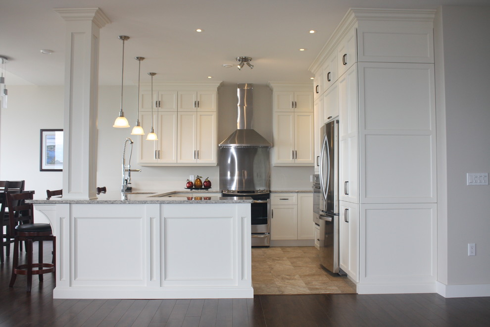 Inspiration for a large transitional kitchen remodel