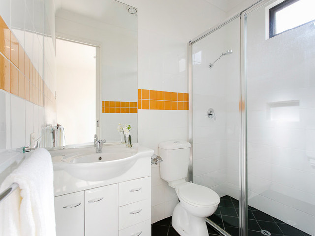 North Adelaide Renovation maritimt-badevaerelse