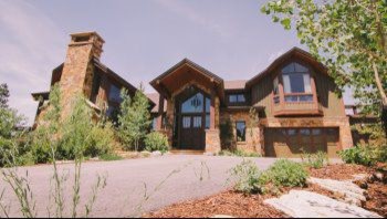 Mountain style home design photo in Orange County