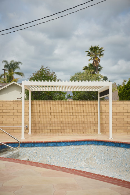 Pergola Cave mediterranean-swimming-pool