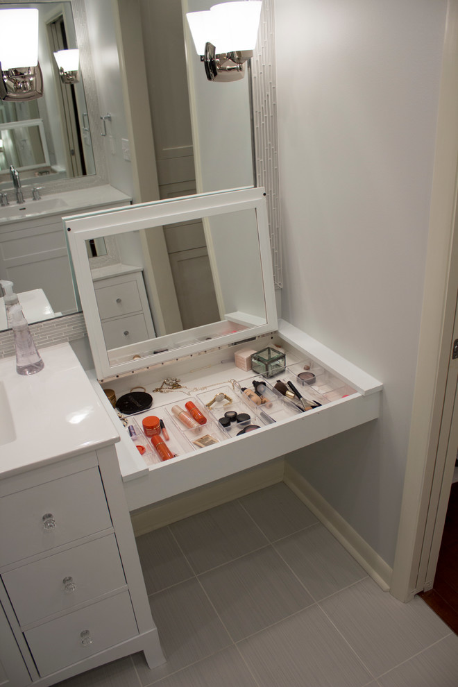 Bathroom - transitional bathroom idea