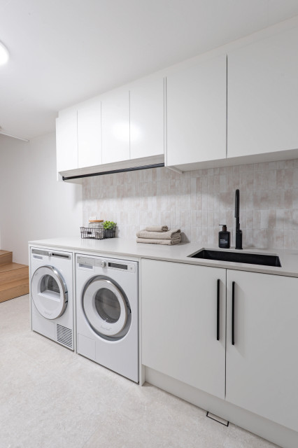 Waverley | Sleek Sanctuary | Main, Ensuite, Laundry & Bedrooms contemporary-service-yard