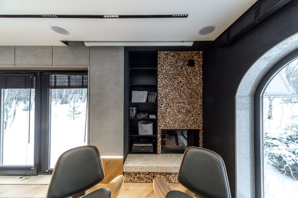 Глянцевая кухня с бетонной стеной