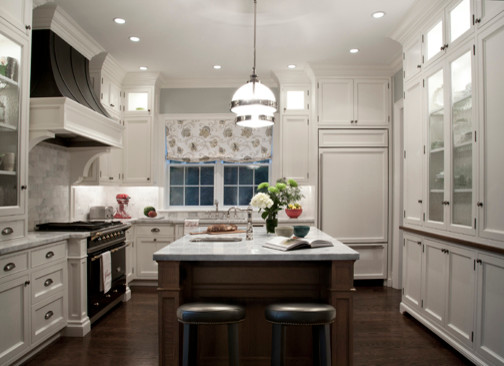 Example of a transitional kitchen design in Toronto