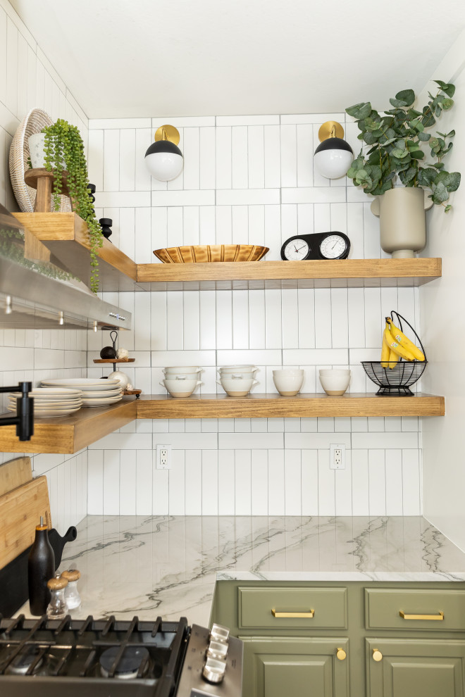 Kitchen - transitional kitchen idea in Phoenix