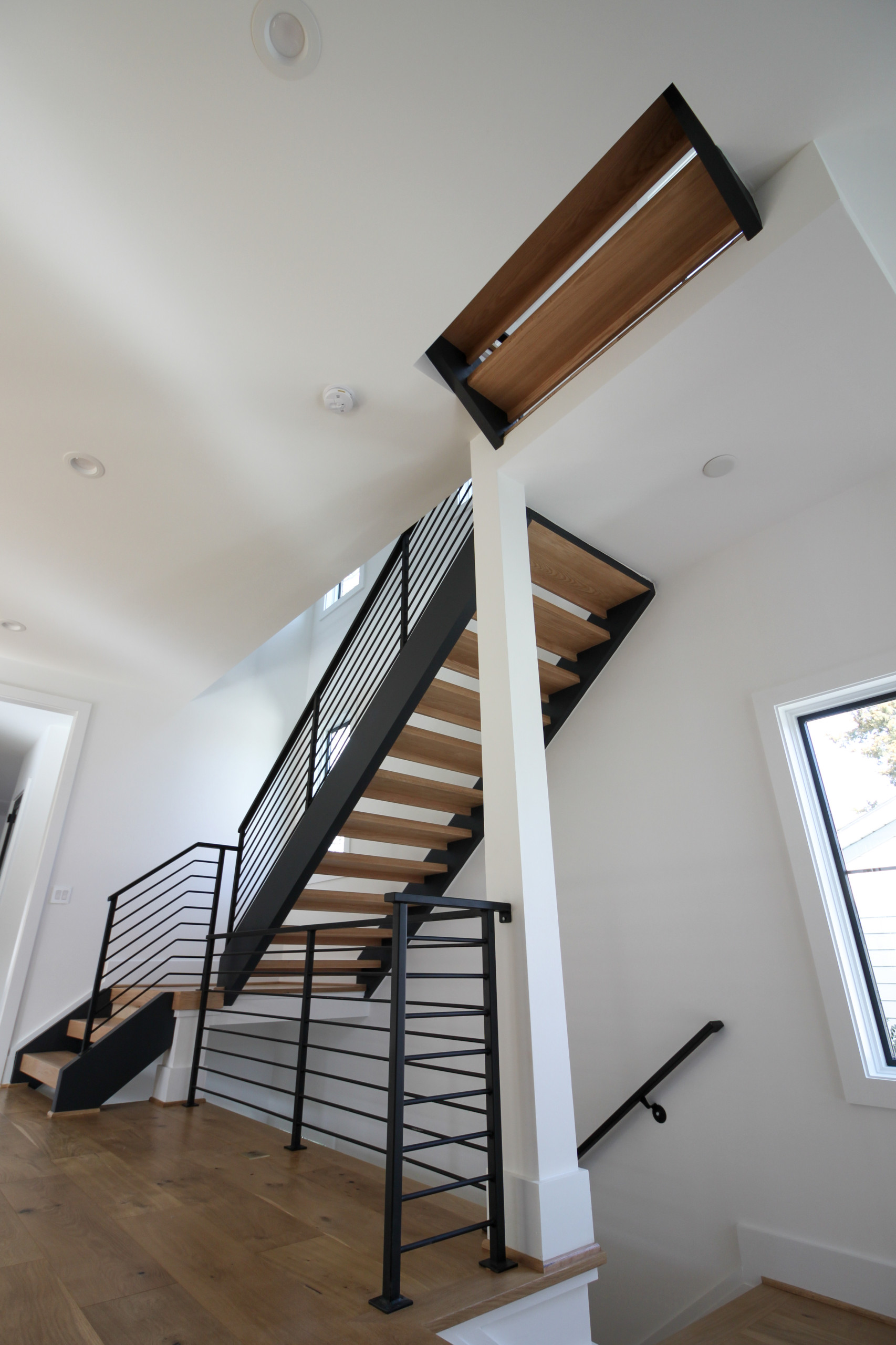 85_Sleek Three-Quarter Turn Multilevel-Staircase, McLean VA 22101