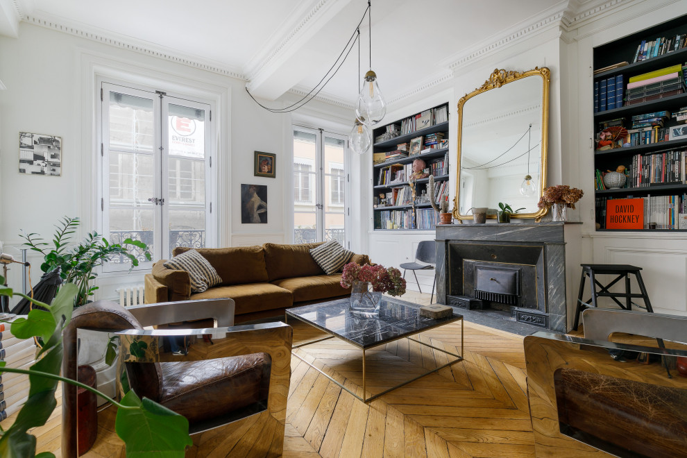 Living room - eclectic living room idea in Lyon