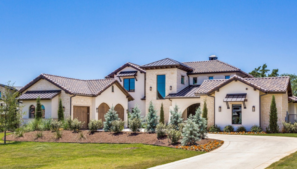 Home design - transitional home design idea in Austin