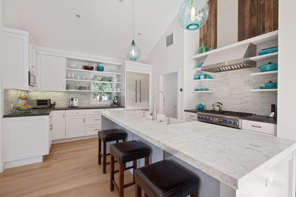Design ideas for an arts and crafts kitchen in San Francisco.