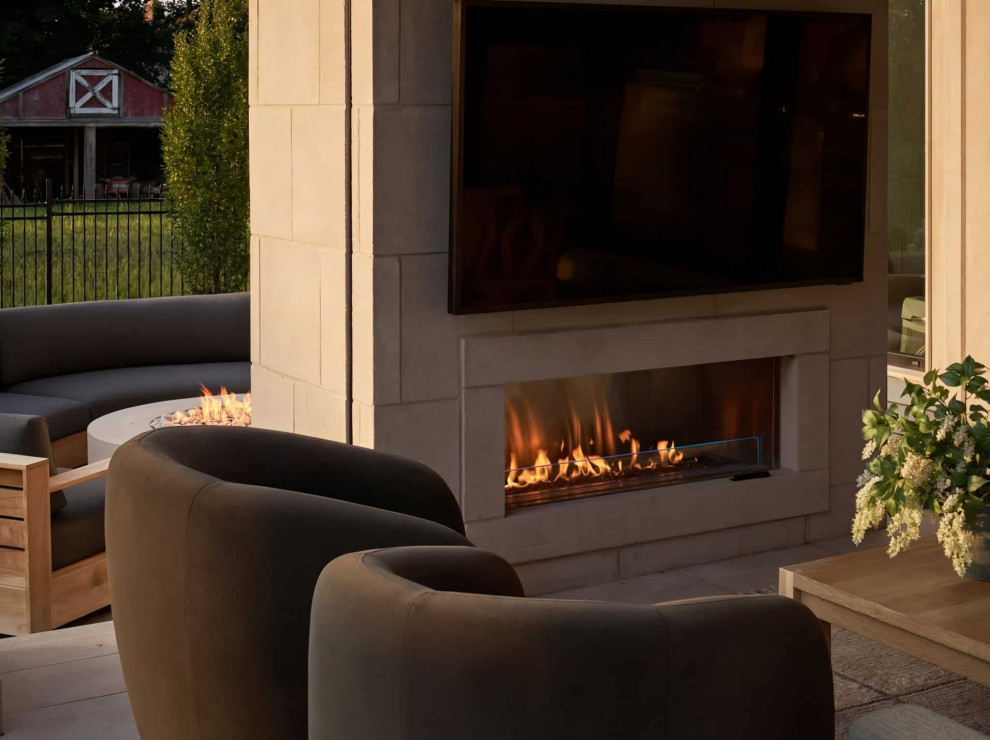 Inspiration for a transitional patio remodel in Toronto