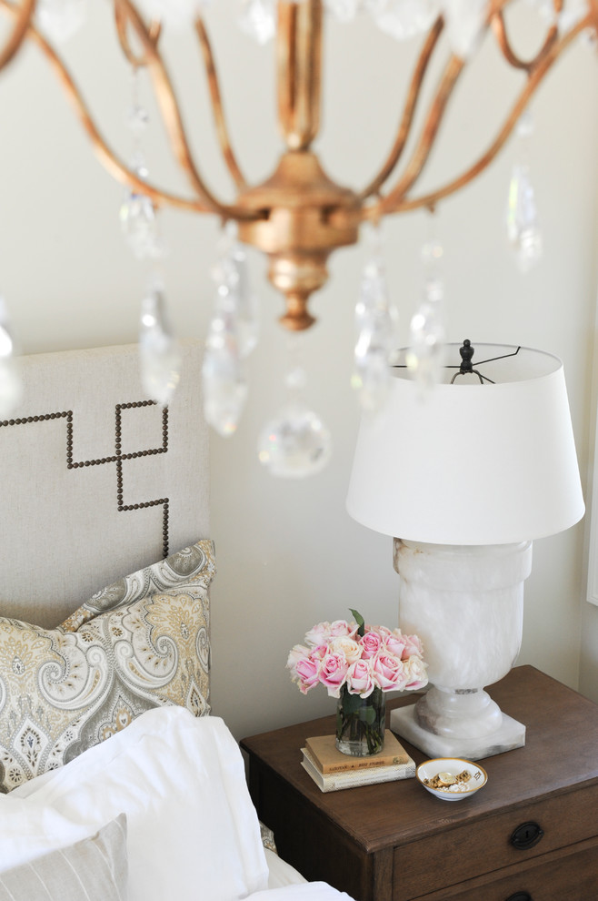 Elegant home design photo in Vancouver