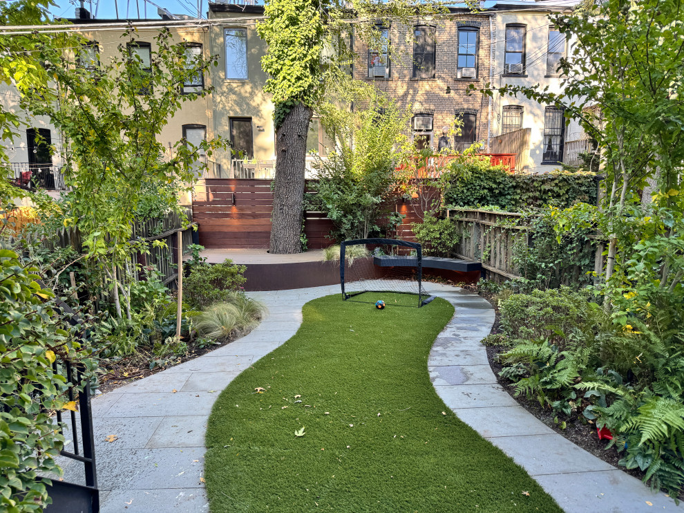 Park Slope curvy garden