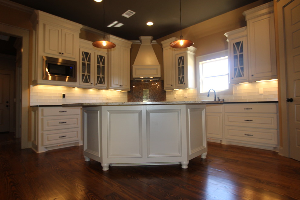 Mid-sized kitchen photo in Jackson